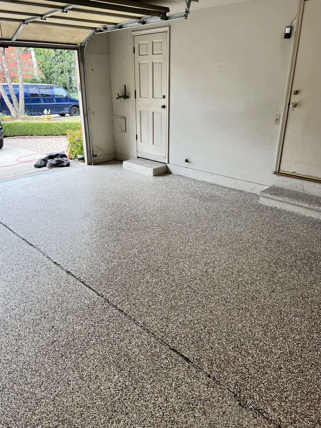 Decorative flake garage floor