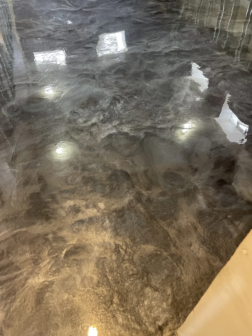 Metallic epoxy floor